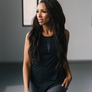 Black effortless tank